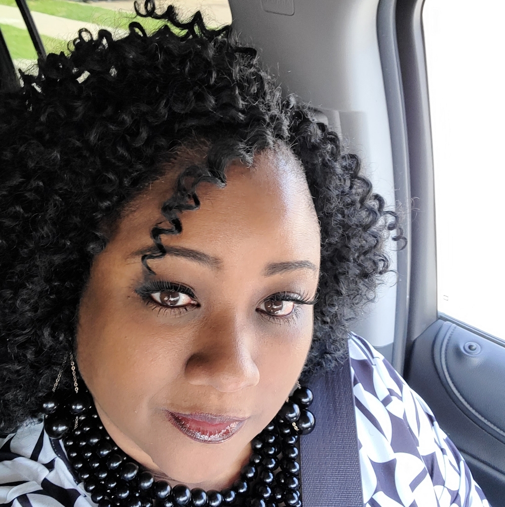 Meet your Posher, Felicia